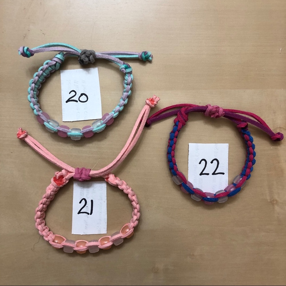 🌻Glow-in-the-dark & UV Light Sensitive Bracelet - Picture 5 of 8